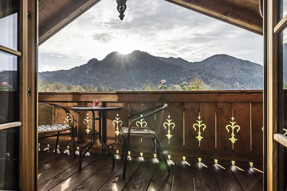 Balkon mit Ausblick auf das Brauneck Ferienwohnung Hirsch